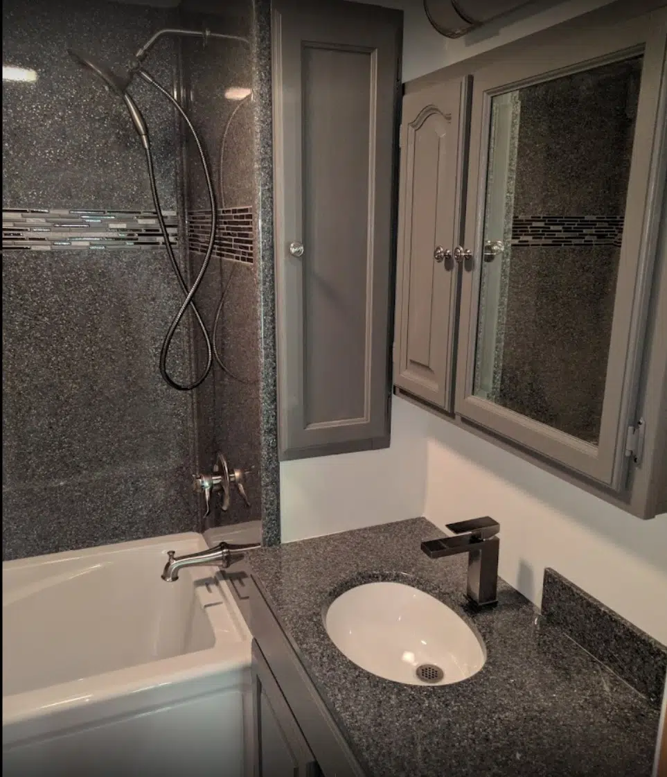 Full bathroom renovation — Onyx walls