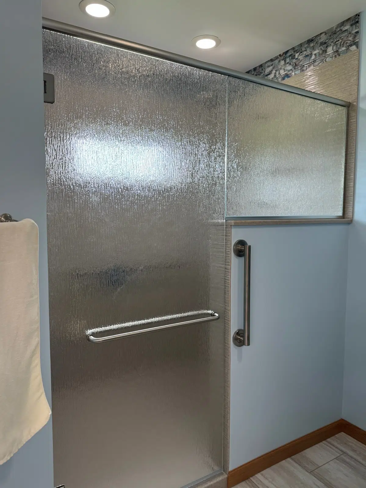Onyx corner shower