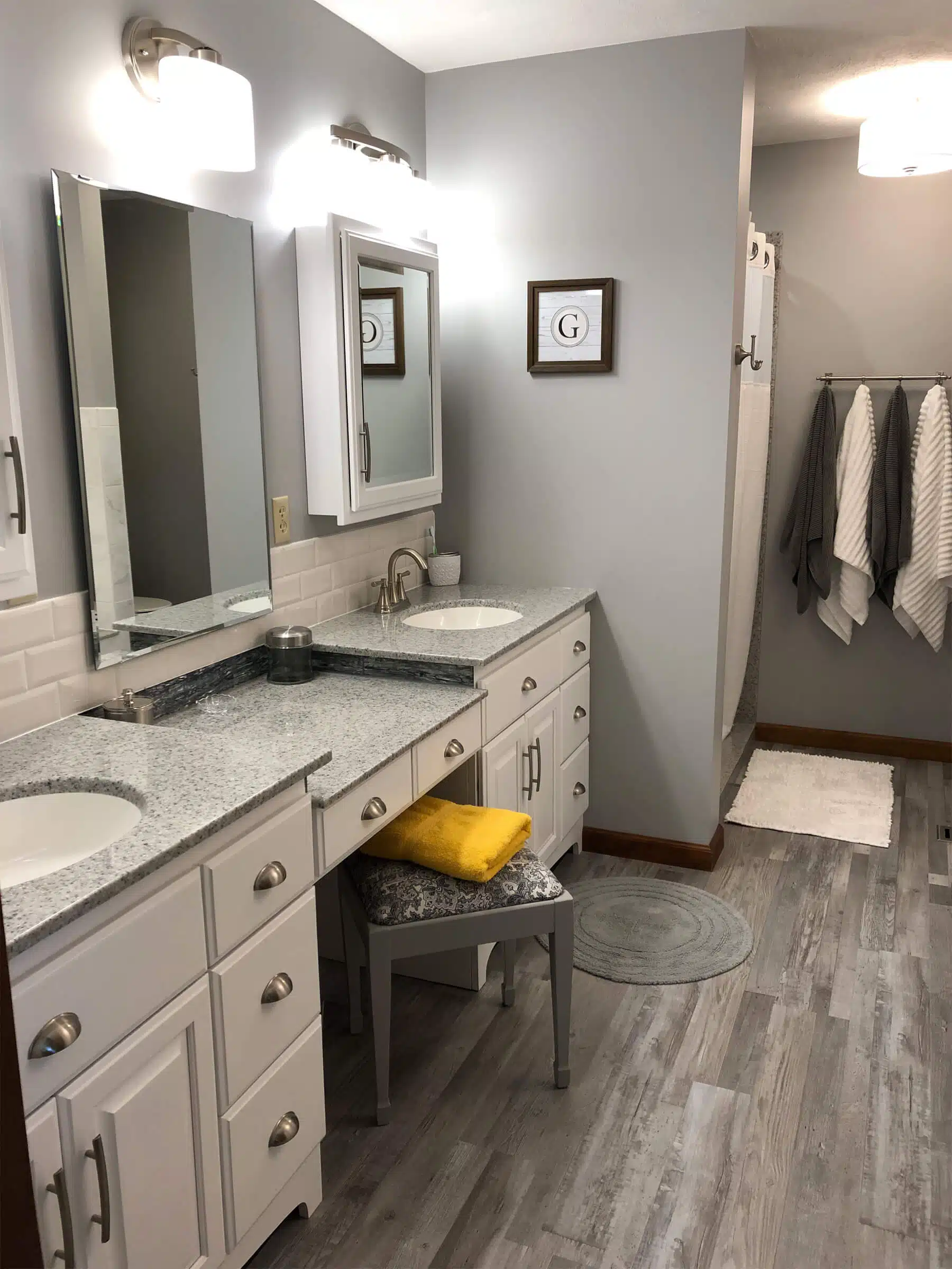 Onyx Collection classic vanity