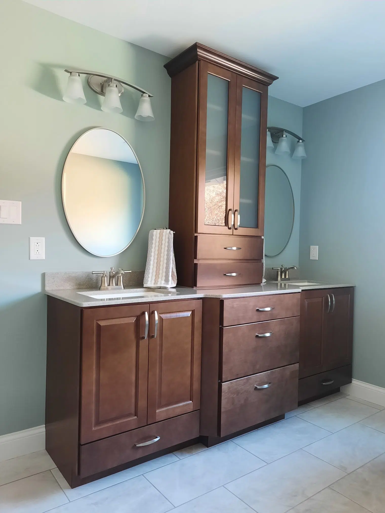Onyx lavatory — modern design