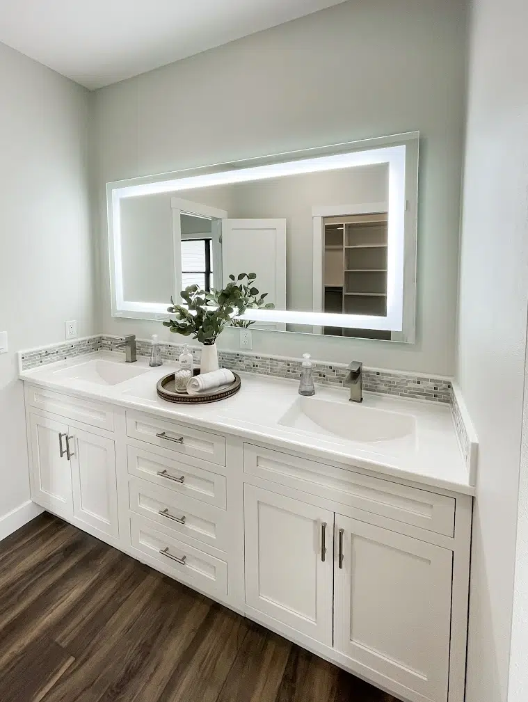 Onyx lavatory — transitional